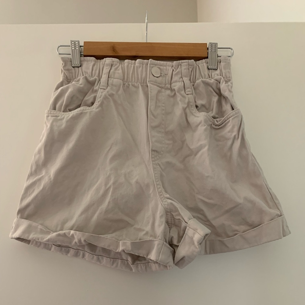 H&M tan shirts size extra small